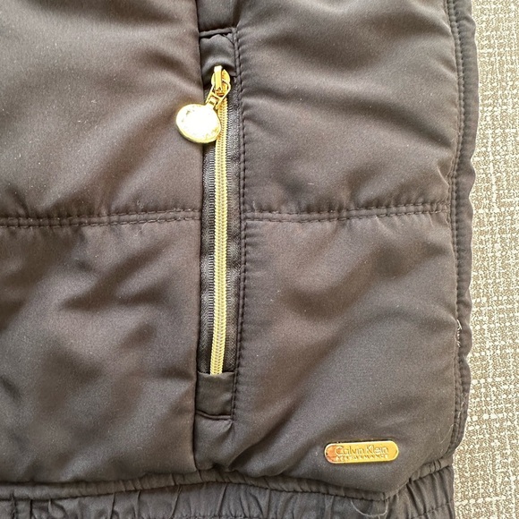 Calvin Klein Full Zip Puffer Vest detachable hood cell phone & secret pocket Sm - Picture 10 of 15
